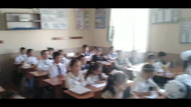 Хадя пошла в первый класс и в школу с русским обучением. С праздником знаний! смотреть онлайн