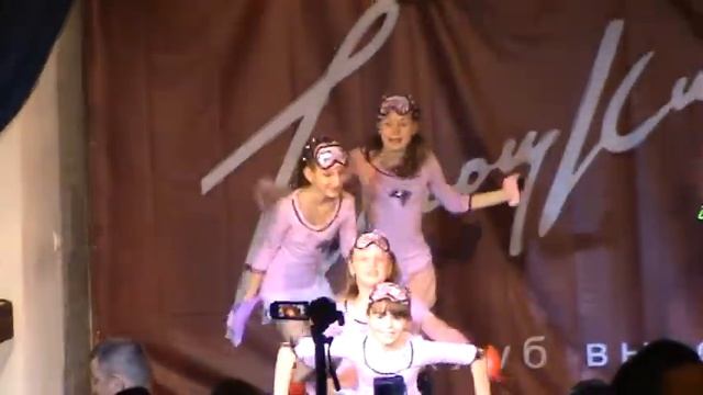 Танцевальная академия Dance Around смотреть онлайн