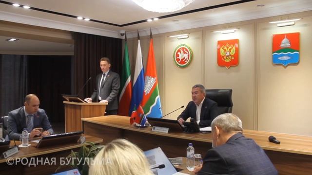 Мэр Бугульмы прокомментировал «народное творчество» с его фото в дорожных ямах смотреть онлайн