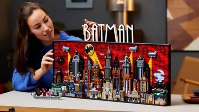 Lego's Tribute to Batman: The Animated Series Is a Stylish City Skyline смотреть онлайн