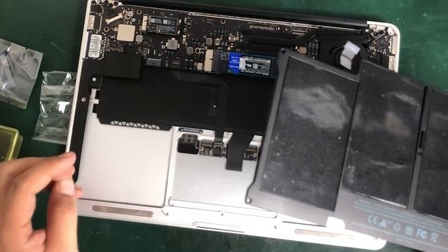 苹果A1466 硬盘空间捉襟见肘 换个电池 升级硬盘再战三年