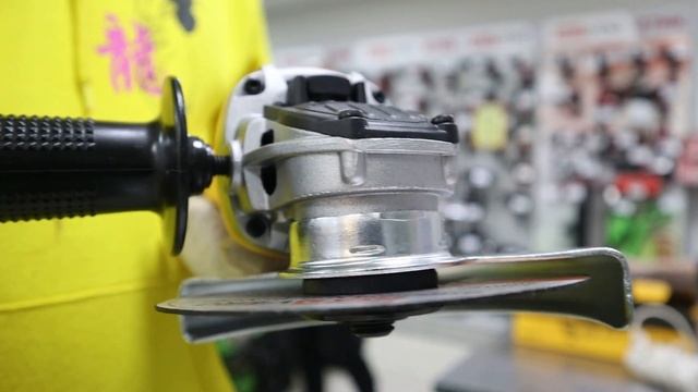 Машина шлифовальная угловая - DeWalt DWE4057 смотреть онлайн