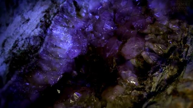 Самый большой в мире кристалл кварца смотреть онлайн