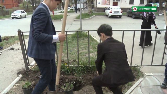 Акция по посадке цветов в СОШ № 3 г. Карабалак смотреть онлайн