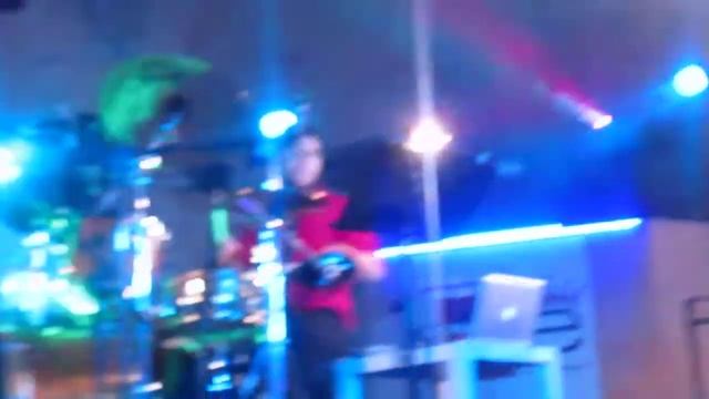 Francesco Ferrari e i Defenders concerto per il 18° compleanno смотреть онлайн