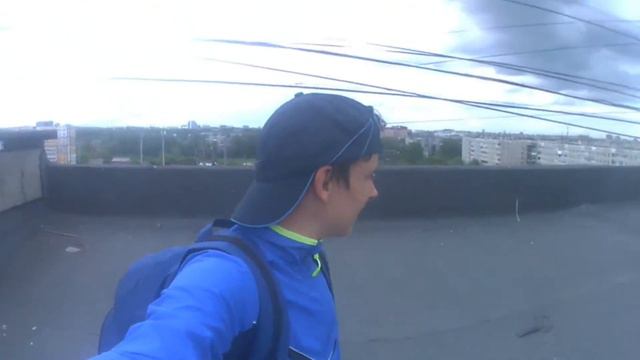 VLOG ● ЗАКРЫЛИ НА КРЫШЕ ДОМА смотреть онлайн