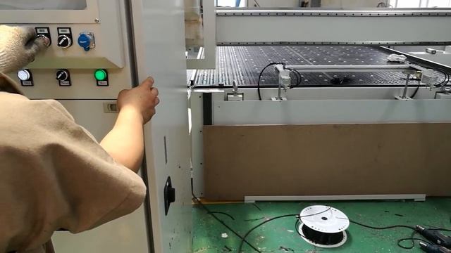 Дверной центр VERTICAL. смотреть онлайн