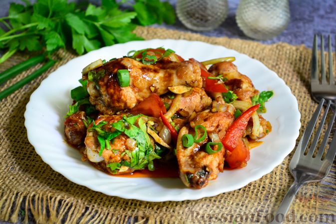 Ароматнейшее пикантное блюдо.
КУРИНЫЕ КРЫЛЬЯ С ОВОЩАМИ