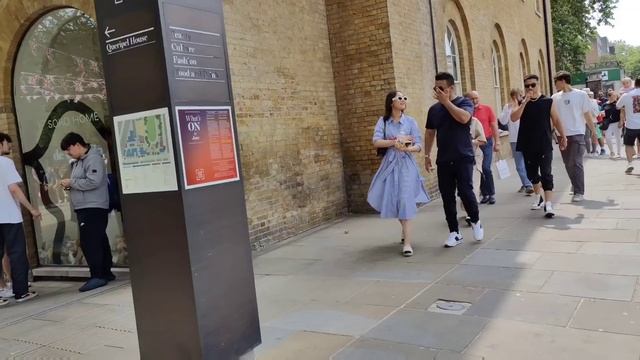 Summer Fashion Under The Sun Of London. Street Style. Summer Looks 2023. смотреть онлайн