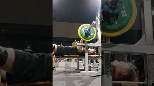 Объем. 1-й этап. 2-я неделя  Д2 Жим штанги лежа на брусок 77,5 кг смотреть онлайн