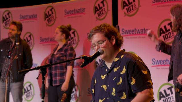 The Strumbellas - Spirits | Live Performance at Sweetwater смотреть онлайн