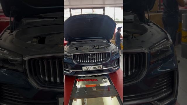 Замена масла в Geely Monjaro Масло заливалось с учётом всех допусков смотреть онлайн