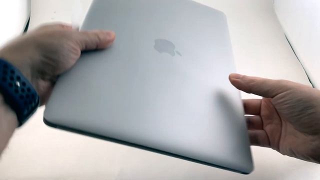 MacBook Air 13" 2019 Unboxing | Howtechs смотреть онлайн