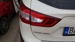 ?Nissan Qashqai J11 - how to change rear parking light bulbs for LED