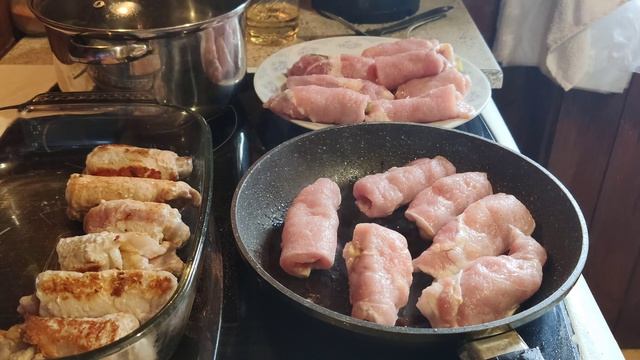 Мясные рулеты с горчицей и соленым огурчиком! Meat rolls with mustard and pickles! Very tasty ! смотреть онлайн