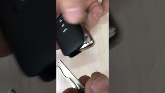 Замена батарейки в ключе на Lexus GS (L10),почти на всех после 2012 года GS, ES, IS, GX, RX, LX, NX смотреть онлайн