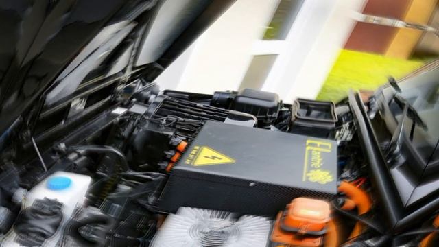 Lada Niva превратили в современный электромобиль смотреть онлайн