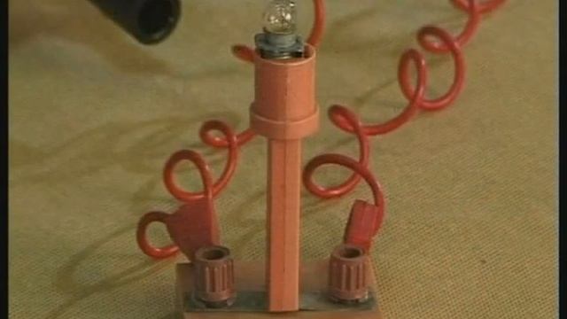 Опыты по физике. Модель электромагнитной волны