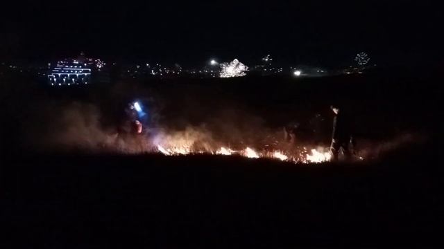 На салют в Симферополе примчалось МЧС смотреть онлайн