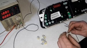 Шевроле Нива. Поиск полярности для светодиодов в приборной панели.