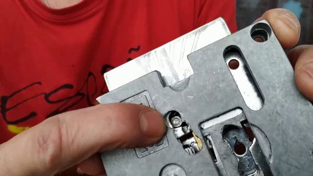 Восстановленный сейфовый замок FAC смотреть онлайн