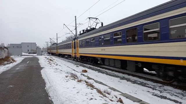 электричка Киев-Васильков (уже 6 вагонов)/electric train Kiev-Vasilkov (already 6 cars) смотреть онлайн