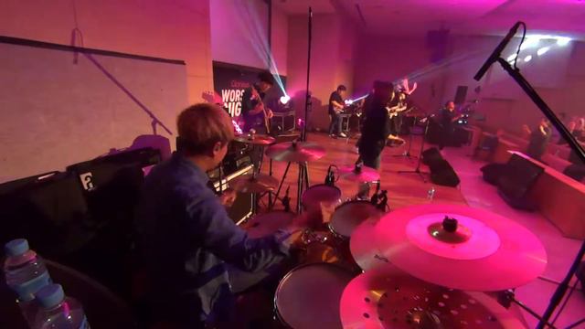 Did you feel the mountains tremble(cory asbury곡)높은 산들 흔들리고 - Glorious Worship смотреть онлайн
