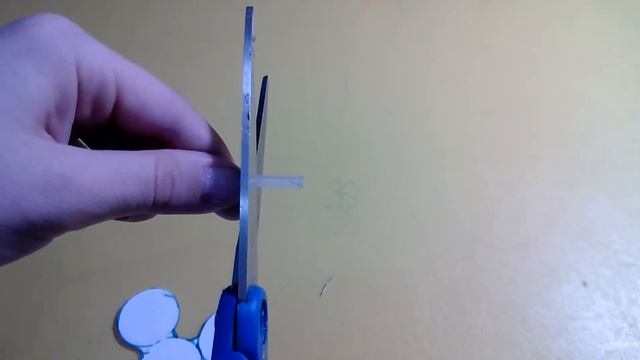 КАК СДЕЛАТЬ СПИННЕР ИЗ БУМАГИ И БЕЗ ПОДШИПНИКА ??!! ЧТО ТАКОЕ Спиннер смотреть онлайн