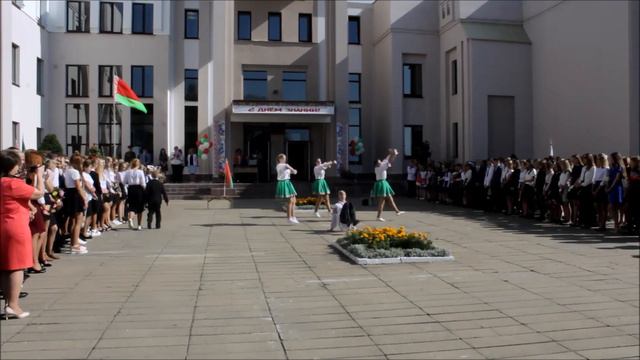 Праздничная линейка, посвященная Дню знаний смотреть онлайн