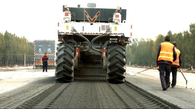 РЕСАЙКЛЕР (Оборудование для восстановления асфальтового покрытия методом холодного ресайклинга) смотреть онлайн