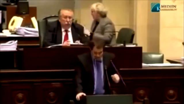 Бельгия советует Украине бежать от Евросоюза далеко - насколько это возможно.. смотреть онлайн