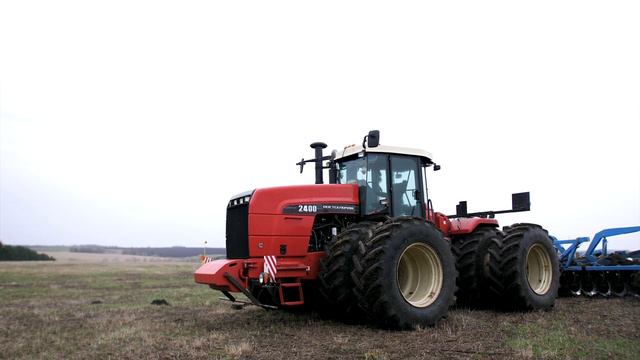 Трактор Ростсельмаш 2400 знает свое дело смотреть онлайн
