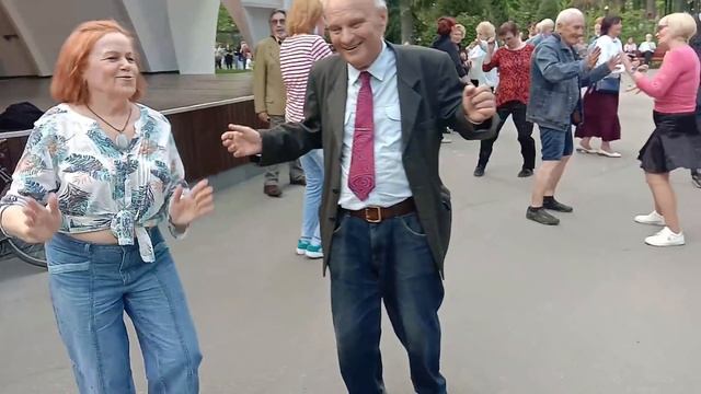 ?ТАЙНАЯ ВСТРЕЧА СЛАДКАЯ !!!?Танцы в парке Горького,Харьков,май 2021. смотреть онлайн