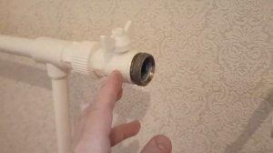 Кронштейны для чугунного радиатора отопления вешаем красиво с обоями поверх их опор_7530.11.10