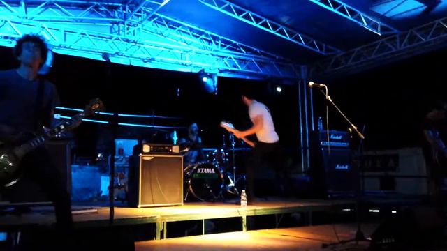 USELESS-ID / Live @ Bong Festival - Calco (Lc) - 23/06/13 смотреть онлайн