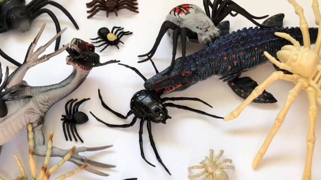 Robo Alive Electronic Crawling Cockroach and Spider Battery-Powered Robotic Toy by ZURU. смотреть онлайн