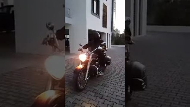 Мои первые шаги в мир мотоциклов (Ямаха 1.8, Северный Кипр) смотреть онлайн