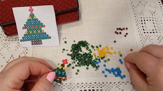 Ёлочка из бисера ( 2 вариант). Автор Соломина Лариса Евгеньевна. смотреть онлайн