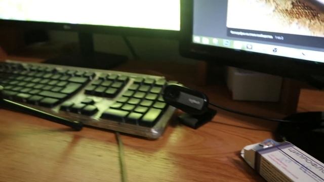 Бюджетный микрофон Ritmix RDM-125,микрофон на стойке по низкой цене. смотреть онлайн