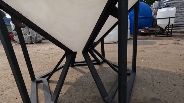 Емкость K 2000 литров с лопастной мешалкой смотреть онлайн