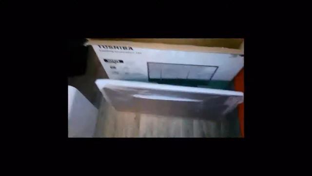 Unpacking 32" Toshiba LED TV смотреть онлайн