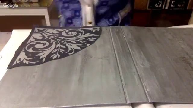 11 11  веб  Текстурная поверхность папки и угловой декор через трафарет