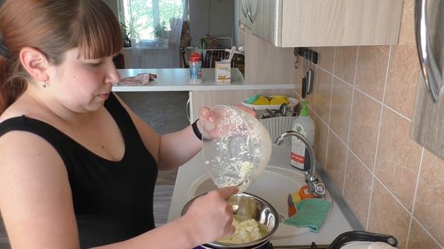 Домашний и настоящий ПЛАВЛЕНЫЙ СЫР из творога за 15 минут//Деревня// смотреть онлайн