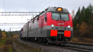 2ЭС5К-497 «Ермак» с грузовым поездом