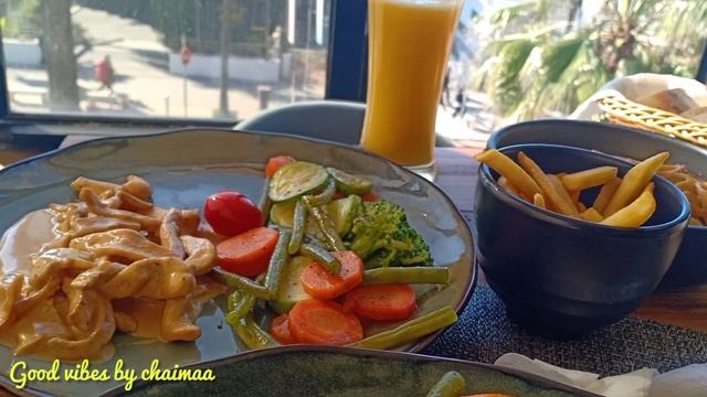 Balade entre mére & fille bon endroit où manger vue sur mer ♥️أحسن خرجة مع الوالدة كلها حب مطعم رائ смотреть онлайн