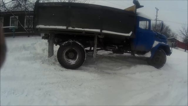 Как я порвал редуктор.ЗиЛ 130 в снегу.Цепи.Буксуем. смотреть онлайн