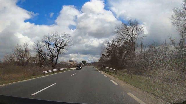 На машине по Болгарии. Центр. Балканы. Пасмурная погода весной (апрель 2021). Солнце и снег в горах смотреть онлайн