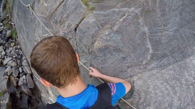 тропа на водопад Учар