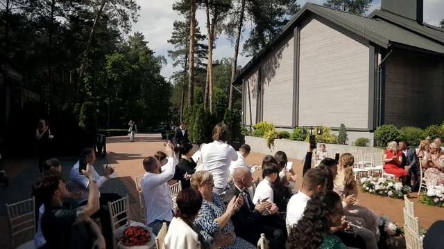 Невероятно красивый день Владислава и Илоны. Свадьба мечты! смотреть онлайн