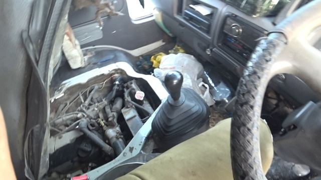 завоздушилась топливная система Nissan Atlas смотреть онлайн